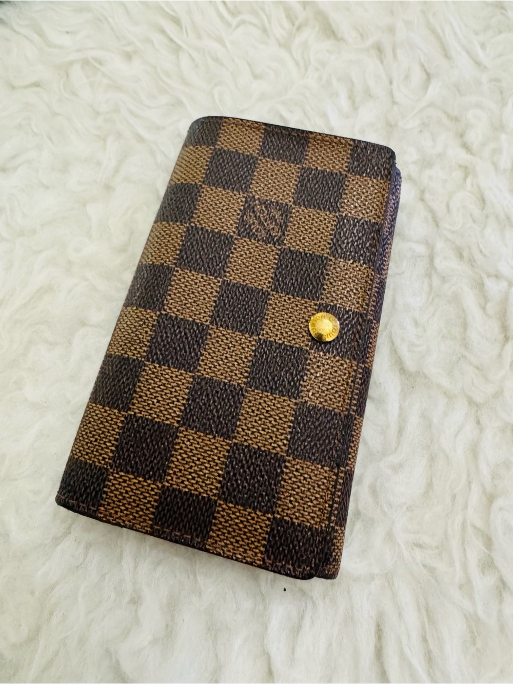 Louis Vuitton Damier Ebene short Wallet